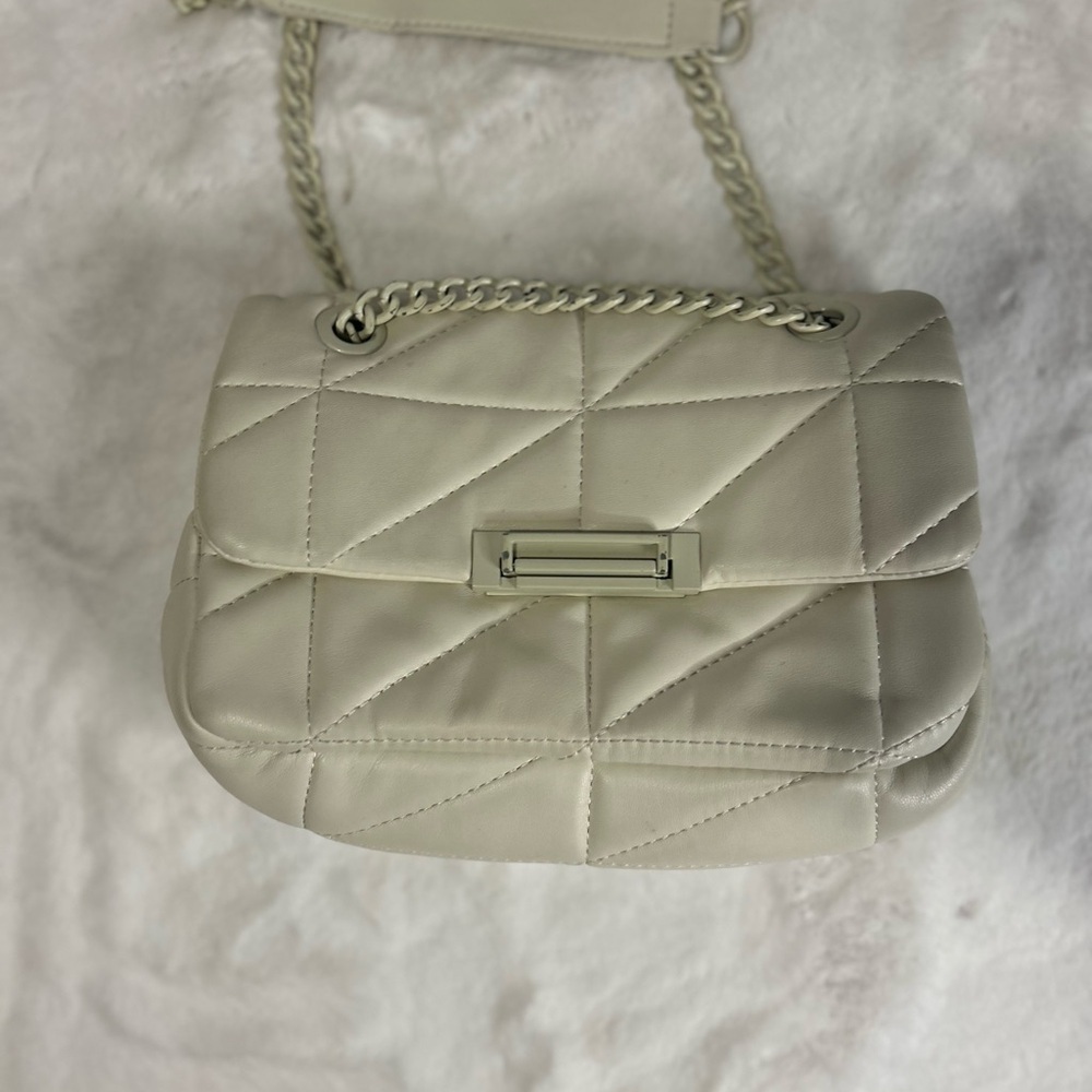 Bershka Cream Quilted Chain Strap Shoulder Bag Mini Purse - Picture 2 of 7